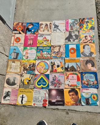dischi 45 giri pezzi n. 154 con custodie 