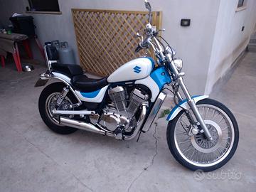 Suzuki intruder vs 750