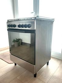 Cucina indesit con forno elettrico