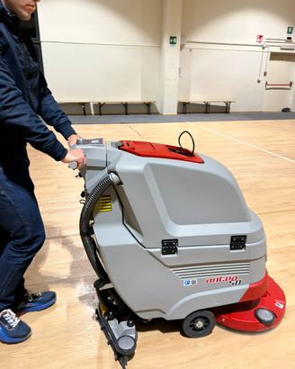 Lavasciuga pavimenti Comac Antea 50 uomo a terra