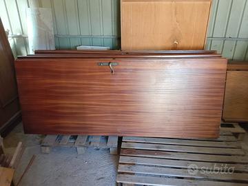 Gratis porte con serrature e casse