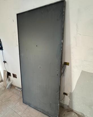 Porta blindata in ferro