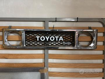 Mascherina Toyota BJ 70 - 71
