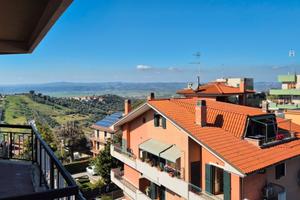 Appartamento con terrazzo e box auto a Santa Maria