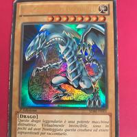 drago bianco occhi blu