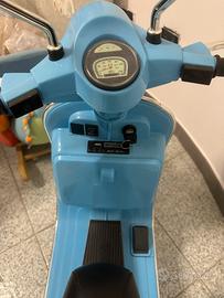 Vespa PX150 12V 7A Scooter Bike