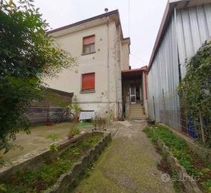 Immobile in asta di 122 m² con 3 locali e box auto