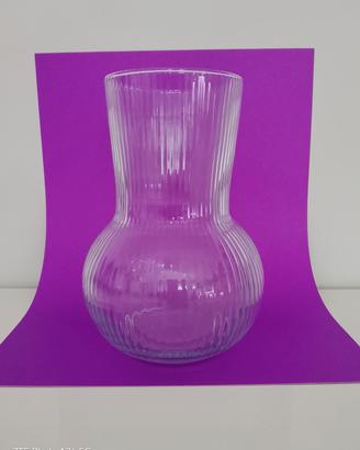 vaso in vetro trasparente 
