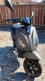 Piaggio 1 active (125 cc)