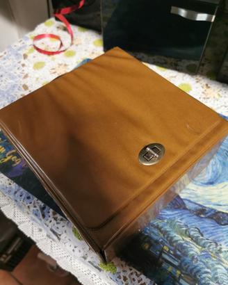 Cofanetto vintage anni 70 con 45 giri tenuti 