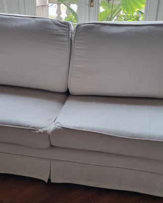 DIVANI A 3 e 2 POSTI