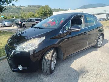 Eccezionale Peugeot 208 (top di gamma)