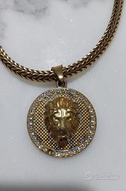 collana dorata con ciondolo "Leone" 