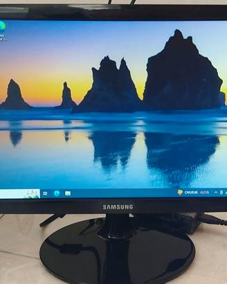 Monitor Samsung 22 pollici full hd VGA perfetto