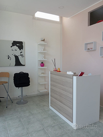 Grazioso locale adibito ad uso studio