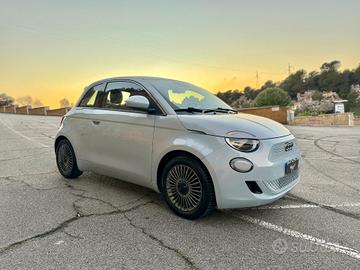 Fiat 500E/42 kWh/CAR PLAY/SOLO 33000 KM