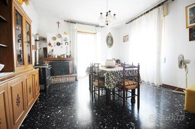 6 LOCALI A PRATO