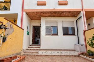 VILLA A SCHIERA A DOLIANOVA