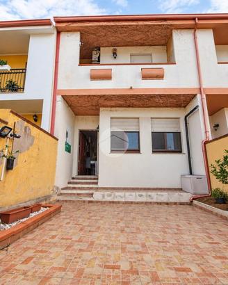 VILLA A SCHIERA A DOLIANOVA