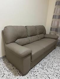Coppia di divani come nuovi