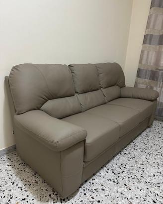 Coppia di divani come nuovi