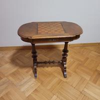 Tavolino con scacchiera da arredamento