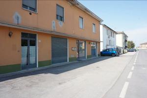 Ufficio/ mostra/magazzino