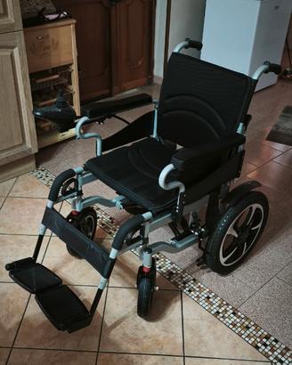 Sedia a rotelle elettrica