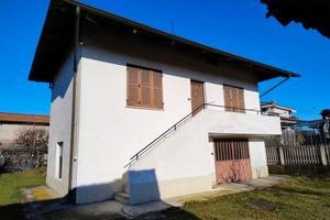 Villino con ampio giardino