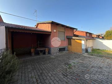 VILLA A SCHIERA A SETTIMO TORINESE