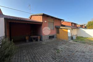 VILLA A SCHIERA A SETTIMO TORINESE