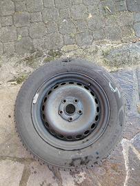 vw golf 7 2 gomme da neve e 4 cerchi in ferro