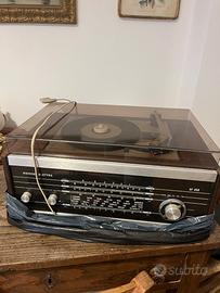 Giradischi di marca vintage