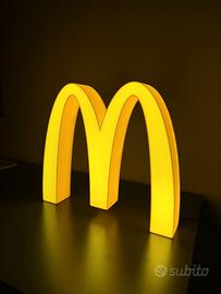 Lampada decorativa LED stampata in 3D - McDonald's