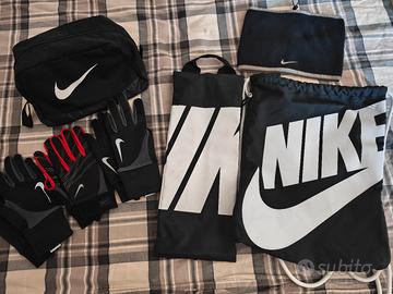 Lotto abbigliamento e accessori Nike Sport e Corsa