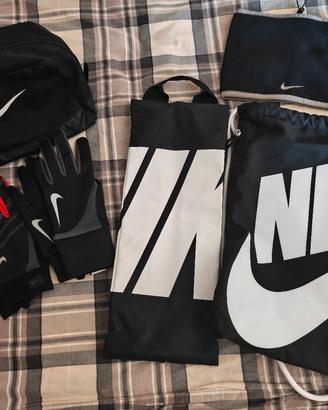 Lotto abbigliamento e accessori Nike Sport e Corsa
