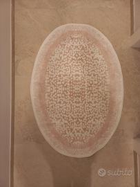 Tappeto bagno bianco e rosa