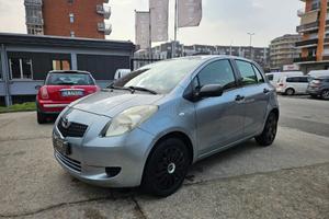 TOYOTA Yaris 1.0 5 porte