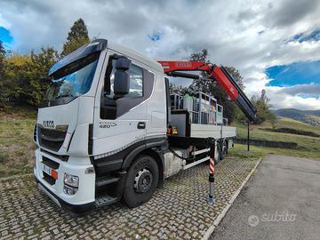 Iveco Stralis cassone fisso+ GRU FASSI 135AC 24