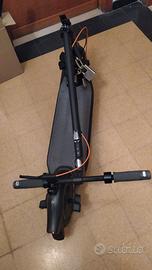 Monopattino Kickscooter F65E