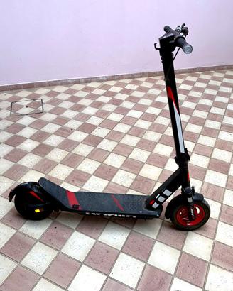 Monopattino Aprilia nuovo 0 km