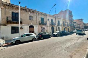 3 LOCALI A PALERMO