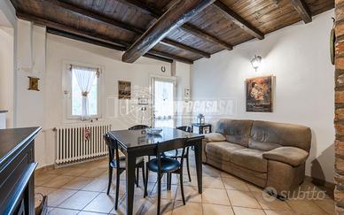 Soluzione Terratetto in buono stato con Cantina