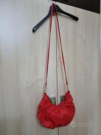 Borsa tracolla rossa modello Hobo bag
