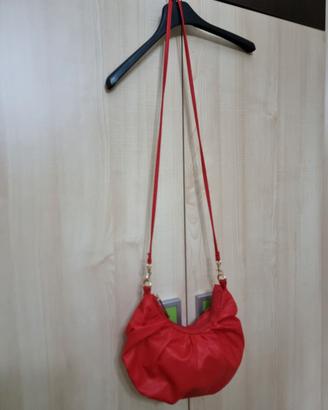 Borsa tracolla rossa modello Hobo bag