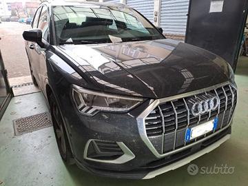 AUDI Q3 35 TDI S tronic Business Advanced