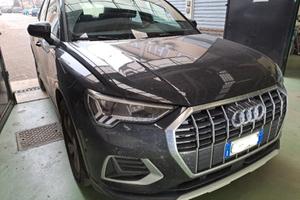 AUDI Q3 35 TDI S tronic Business Advanced