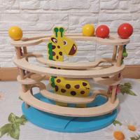 Gioco per bambini con due biglie