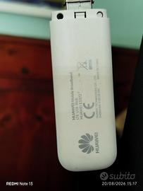 Huawei 4G Dongle E3372 chiavetta USB compatta.
