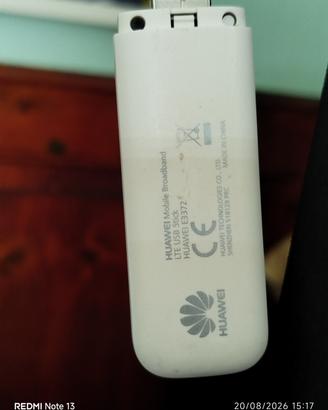 Huawei 4G Dongle E3372 chiavetta USB compatta.